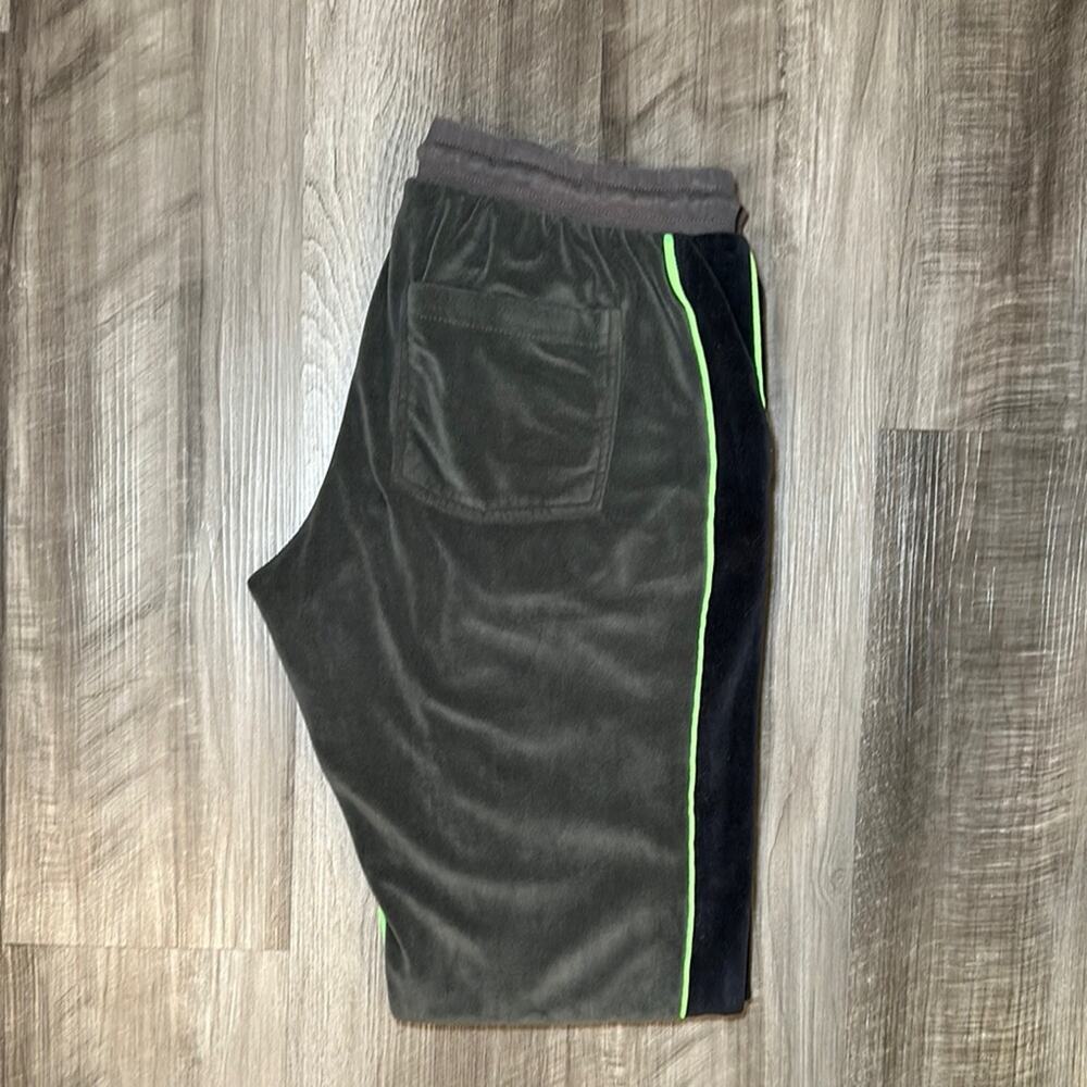 Code 22 Velvet Velour Joggers - Large